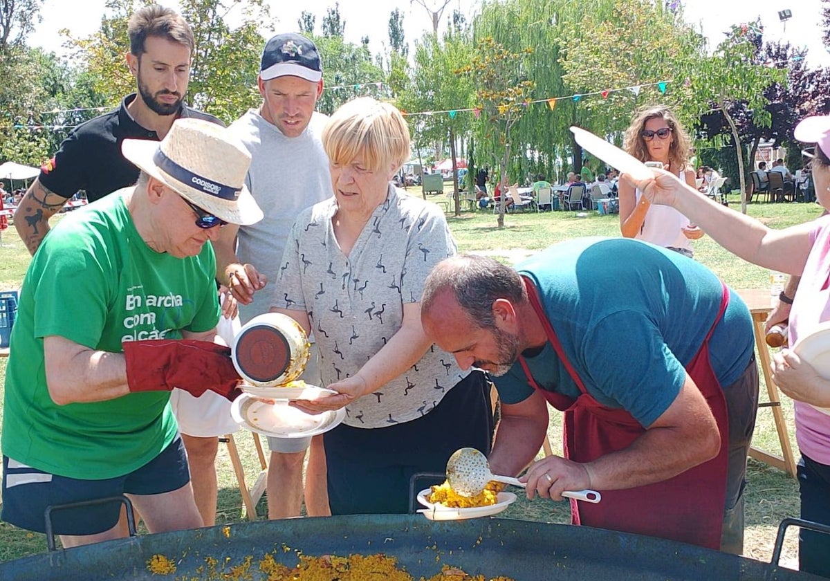 La paella reúne a Villoruela