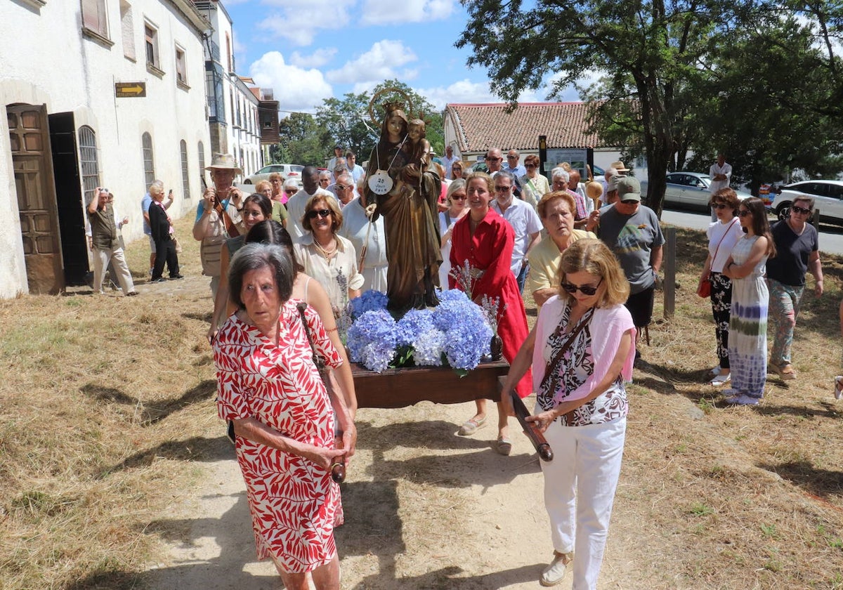 La Virgen peregrina y marinera que cruza la Vía de la Plata