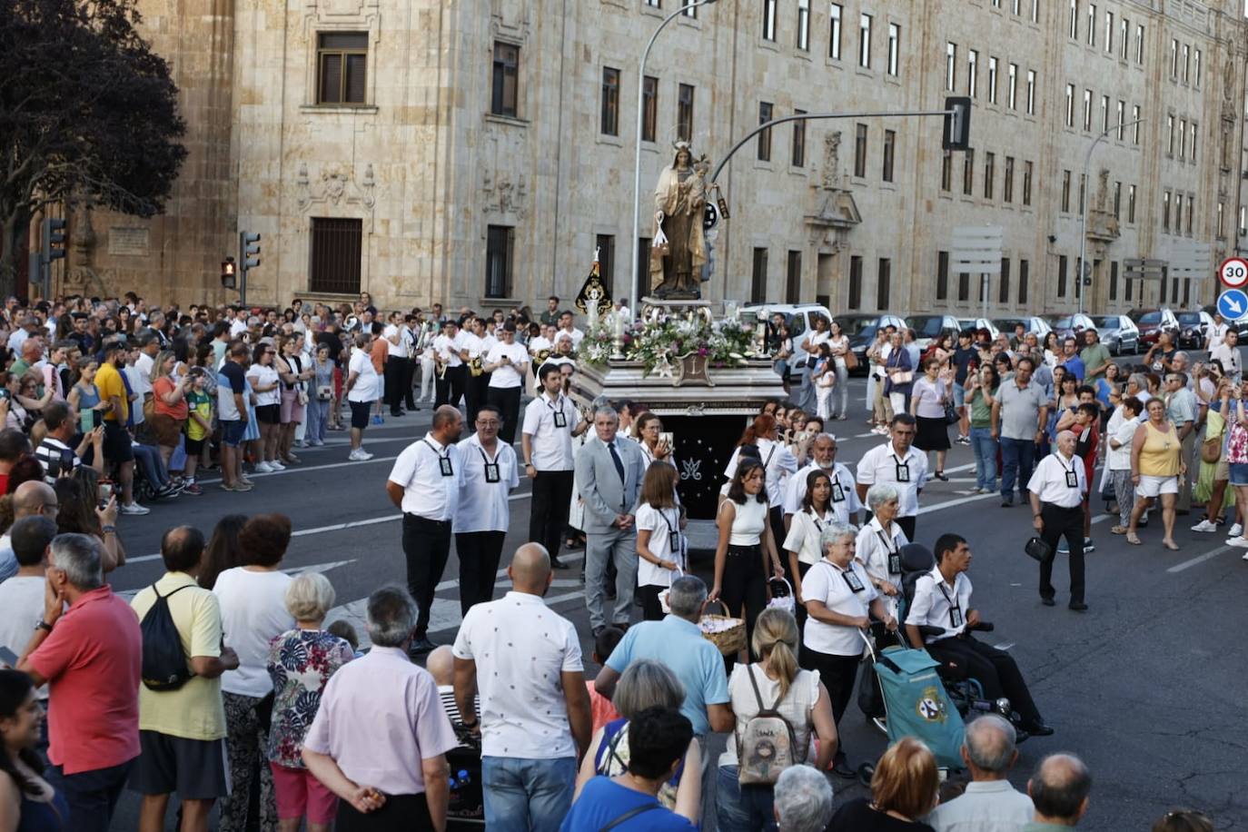 La devoción a la Virgen del Carmen se asienta en Salamanca