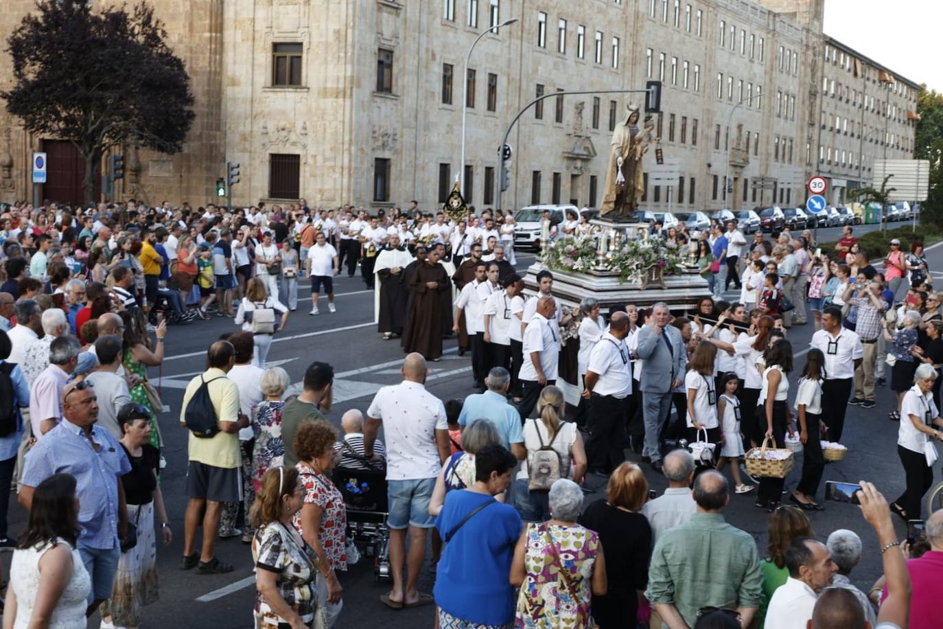 La devoción a la Virgen del Carmen se asienta en Salamanca