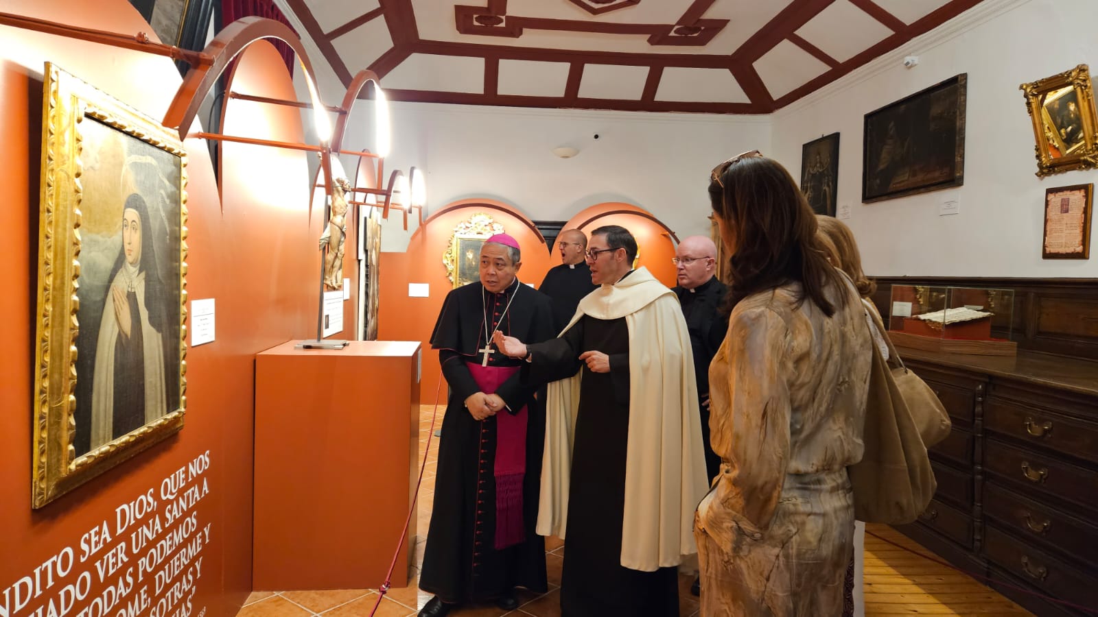 El nuncio del Papa Francisco visita Alba de Tormes y peregrina al sepulcro de Santa Teresa