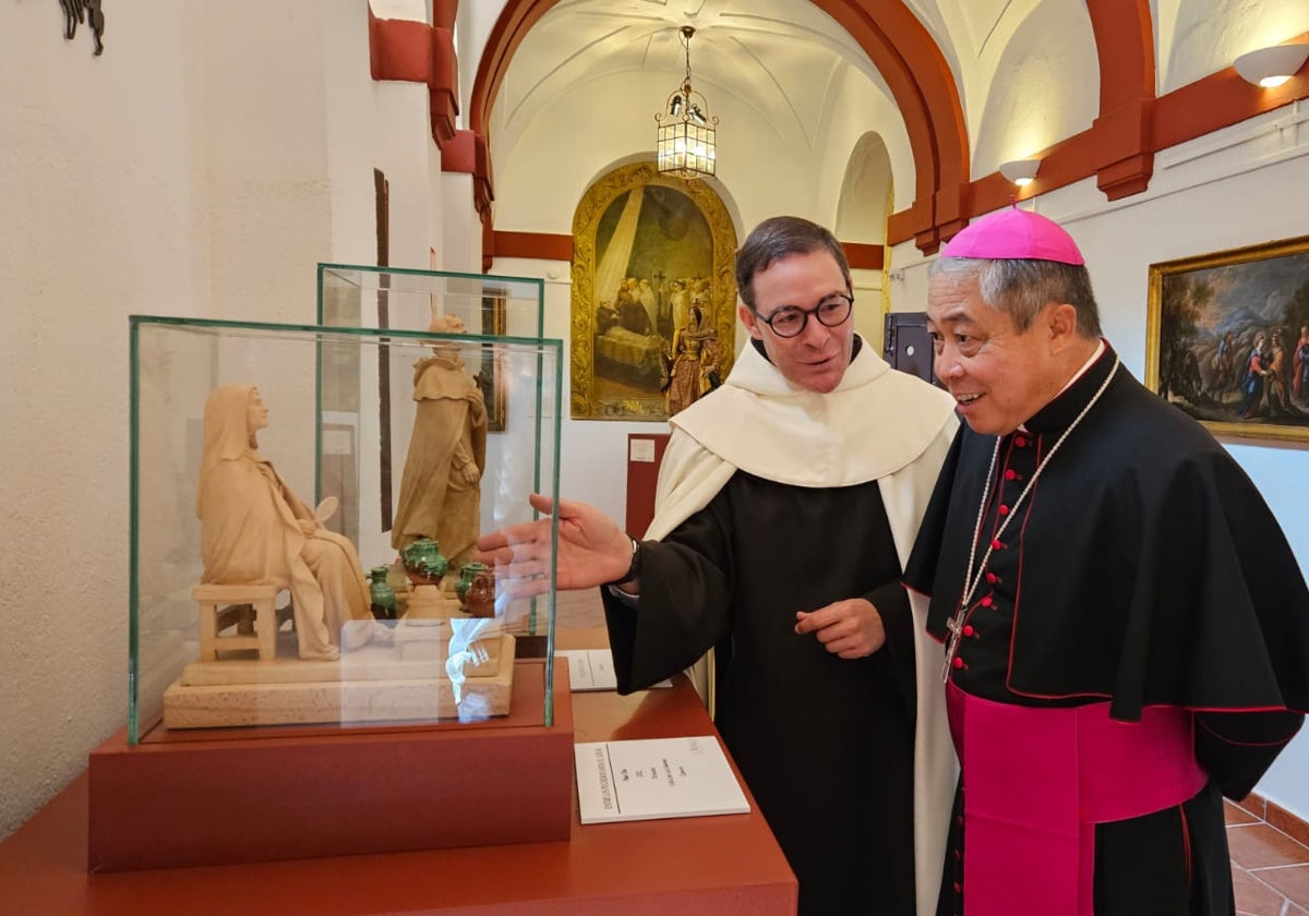 El nuncio del Papa Francisco visita Alba de Tormes y peregrina al sepulcro de Santa Teresa