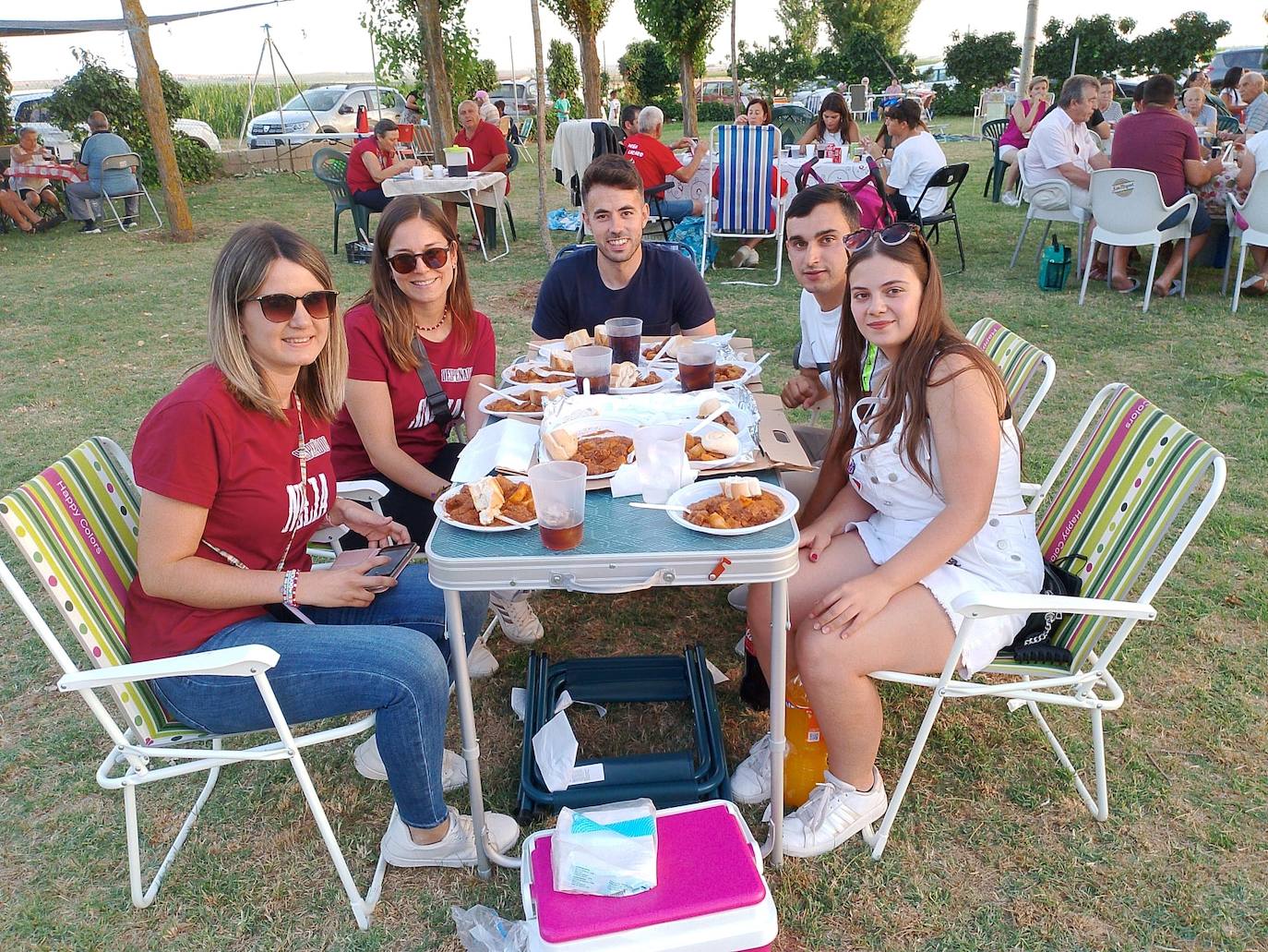 La merienda popular pone fin a las fiesta de Villoruela