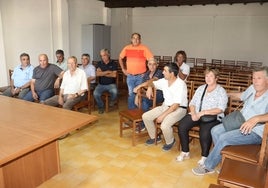 Imagen de la reunión celebrada el pasado 4 de julio en Sotoserrano entre las cooperativas de la Sierra y Mieza.