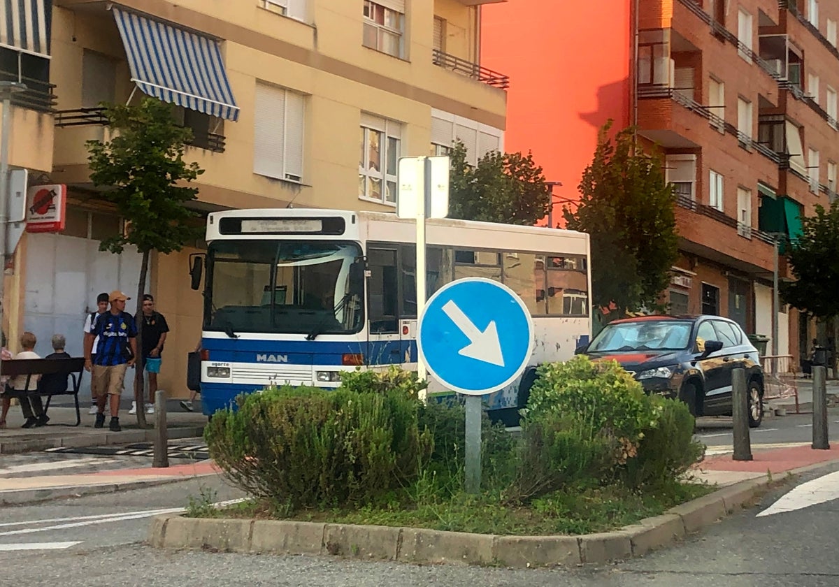 El autobús más antiguo fue rescatado por el Ayuntamiento para los trayectos de los usuarios.