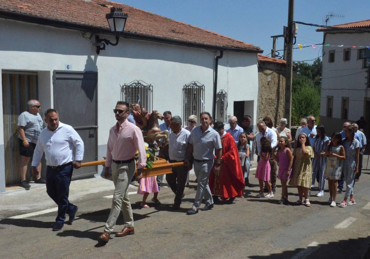 Culminan las fiestas de Rinconada de la Sierra con la procesión de Santiago Apóstol