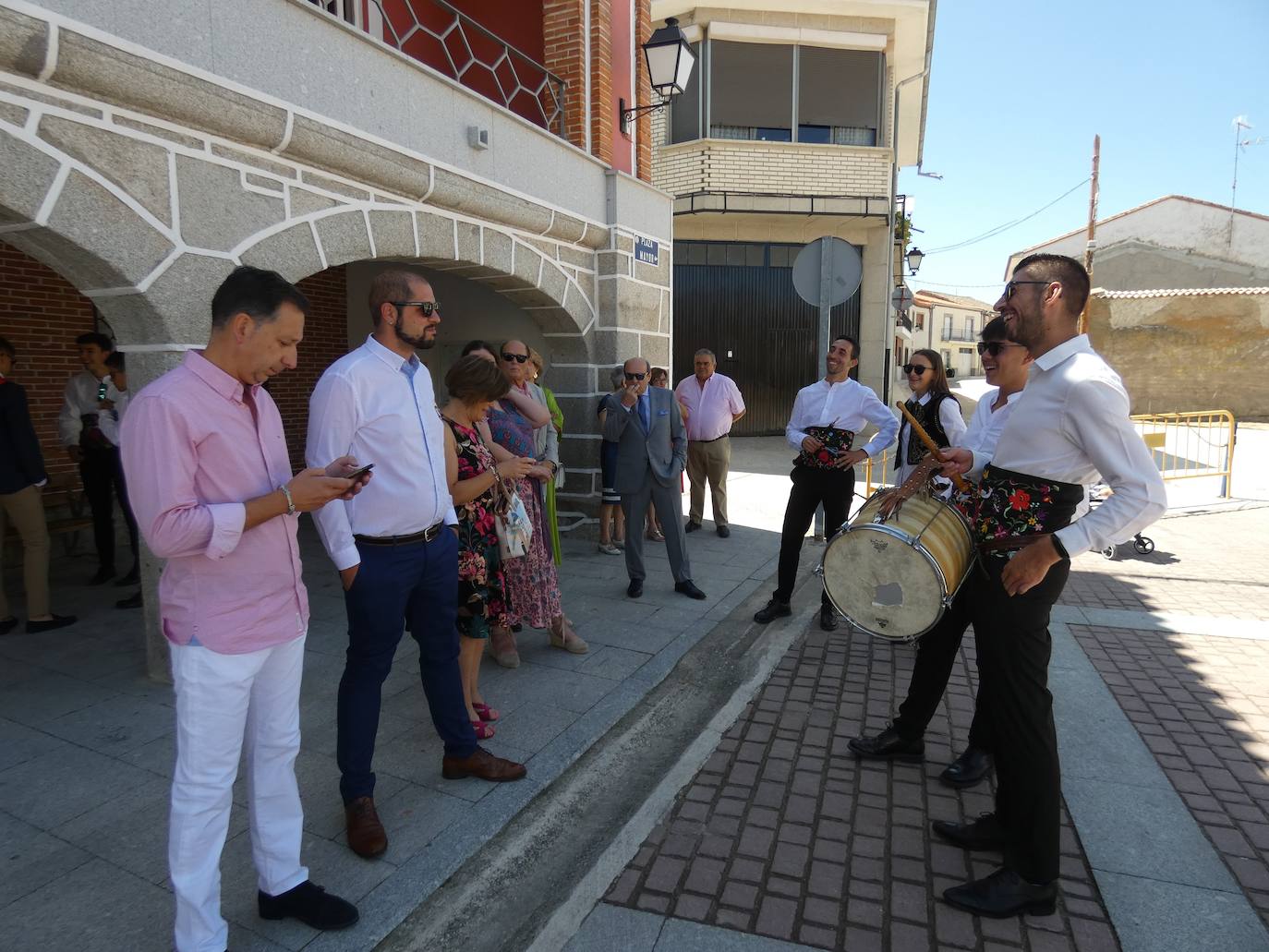 Procesión con el Santo peregrino y a caballo en Santiago