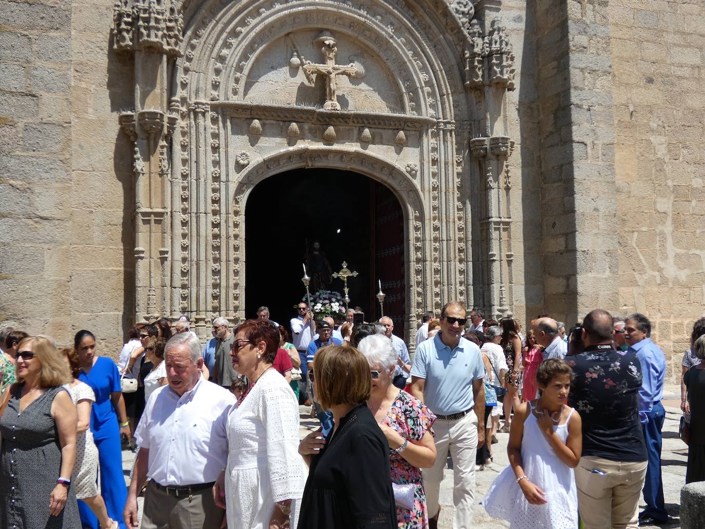 Procesión con el Santo peregrino y a caballo en Santiago