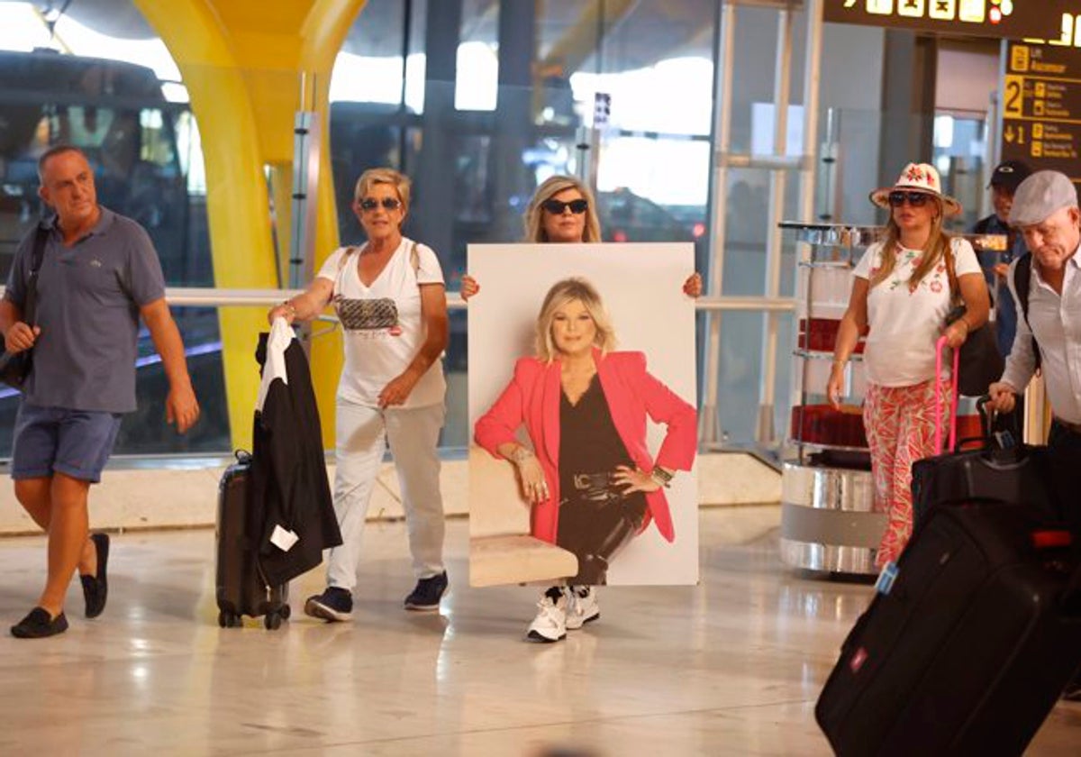 Los colaboradores de Sálvame embarcando en Madrid rumbo a Miami.