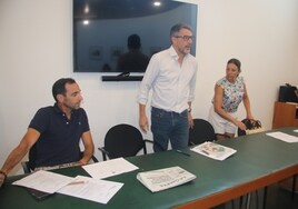 Salvador Ruano, Ángel Peralvo y Soledad García en la sesión plenaria de Villamayor de Armuña