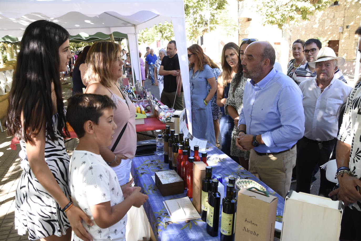 Ciudad Rodrigo reivindica su esencia comercial en el Martes Chico