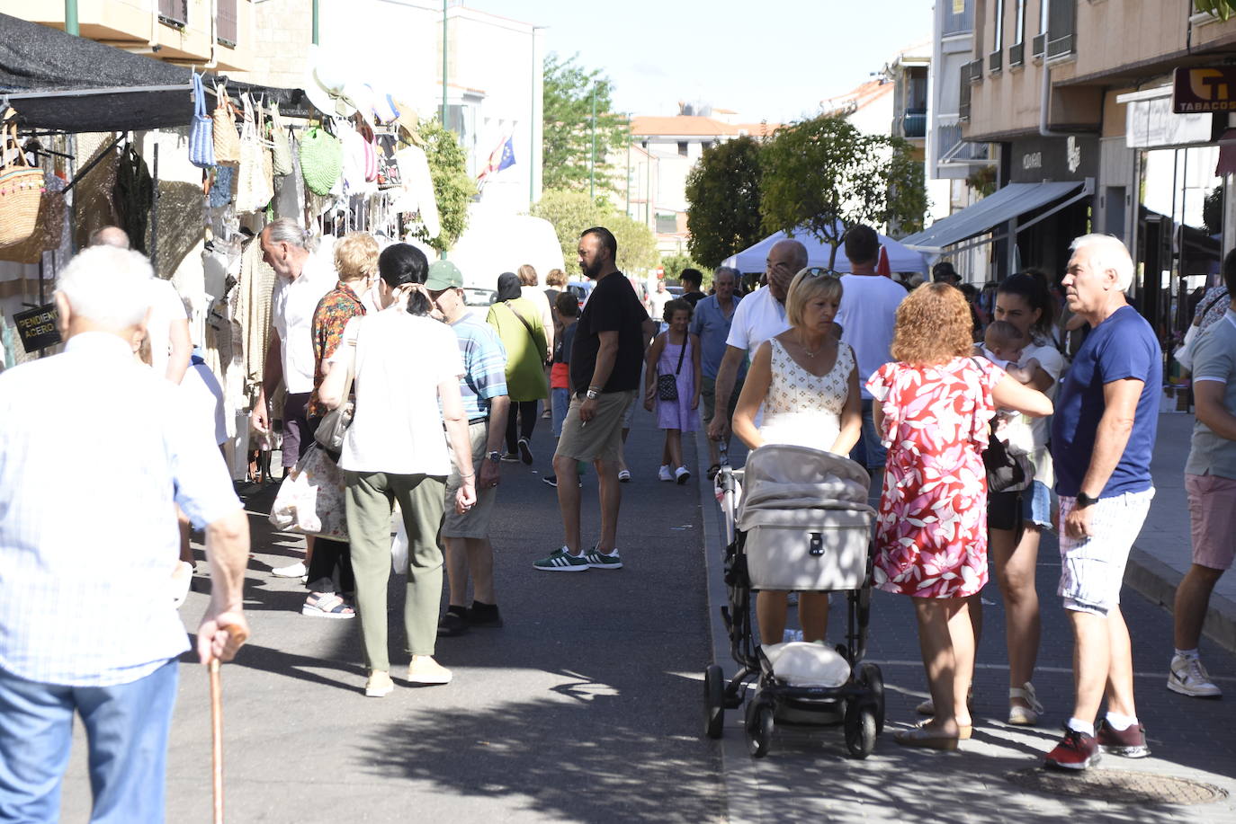 Ciudad Rodrigo reivindica su esencia comercial en el Martes Chico