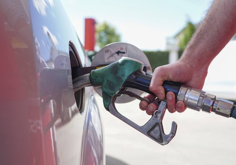 El precio de las gasolinas aumenta en plena operación salida