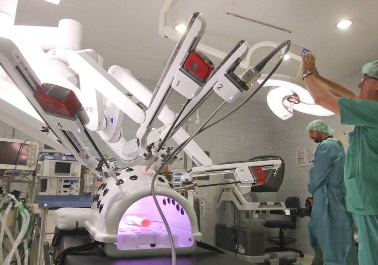El segundo robot Da Vinci para el hospital de Salamanca tendrá que esperar