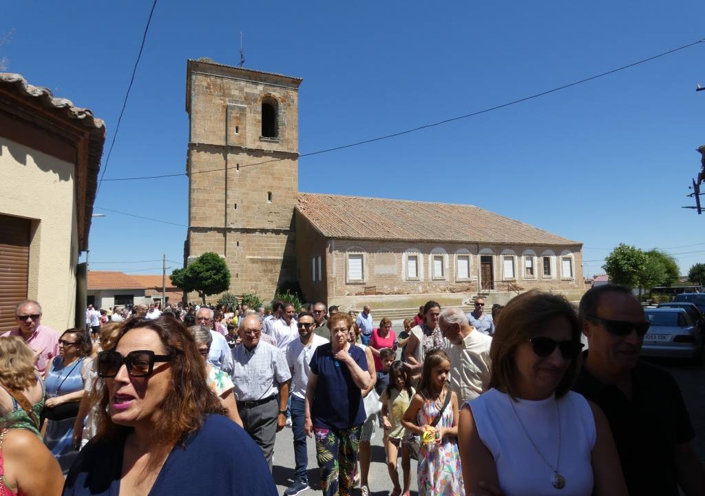 Jotas y vivas a San Pedro ad Víncula como colofón de las fiestas de Villar