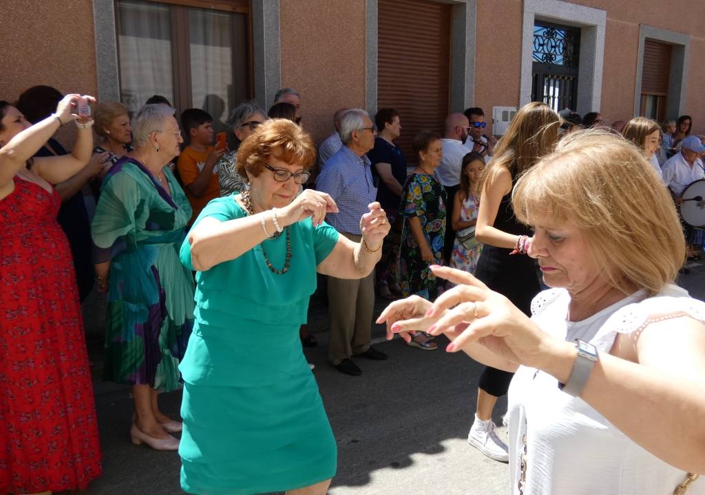 Jotas y vivas a San Pedro ad Víncula como colofón de las fiestas de Villar