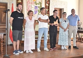 Antonio Velasco, Loli Ramos, Pablo Hernández, Jaime Santos, Marisa Macías y Tikio Sánchez en la inauguración del festival.