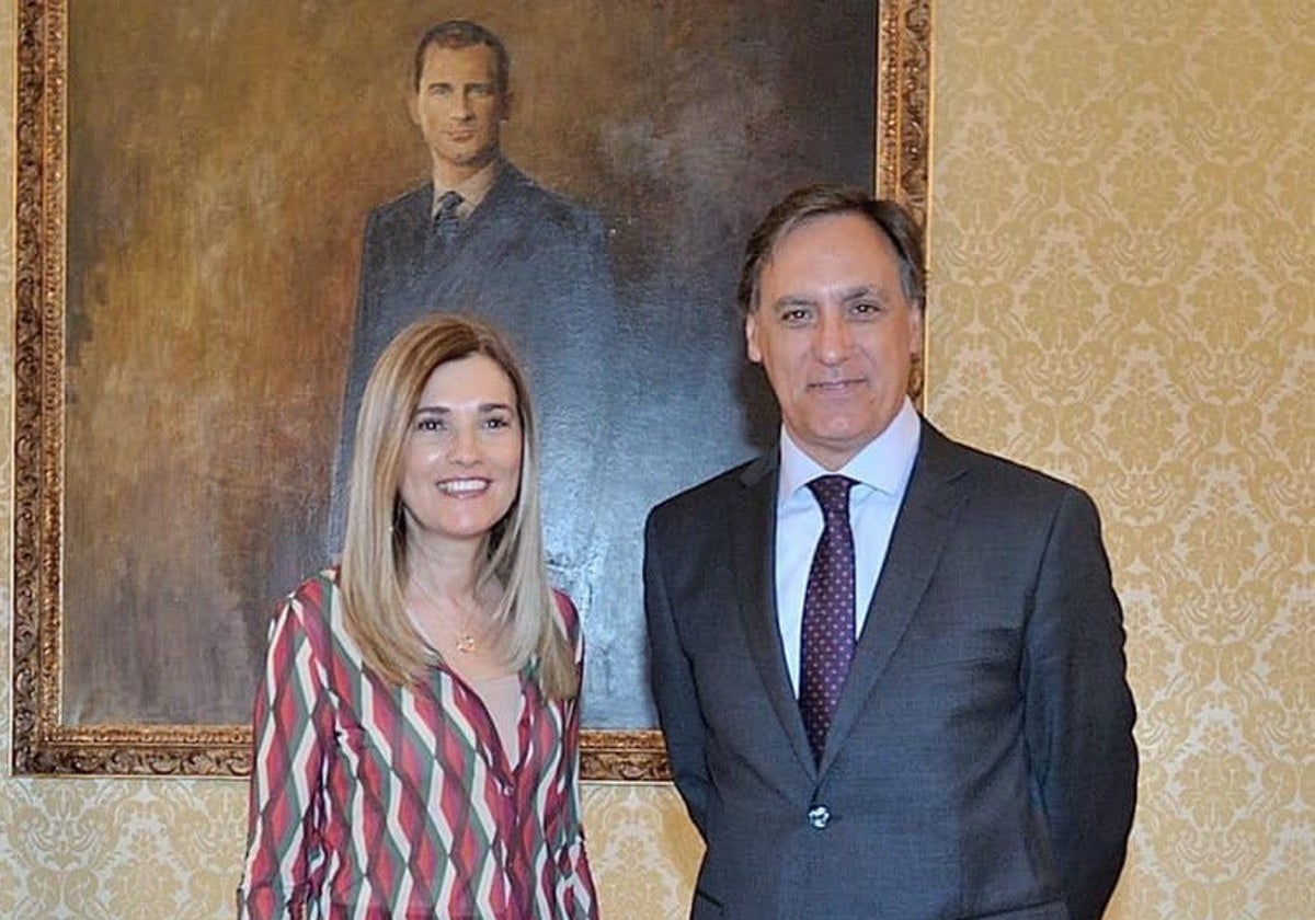 María Victoria Mateos con el alcalde de Salamanca.