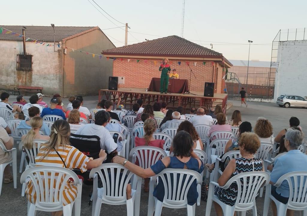 Chicos y mayores lo pasan en grande en la semana cultural de Coca de Alba