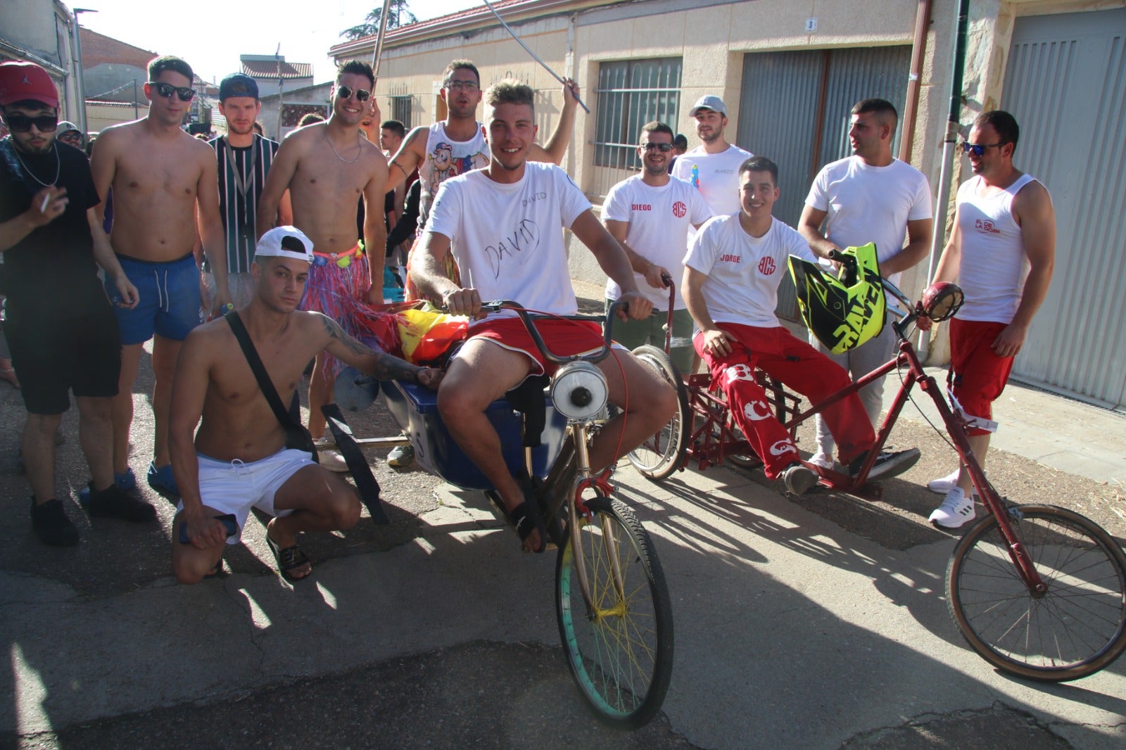 Doñinos disfruta de los Autos Locos y del Market de Artesanía