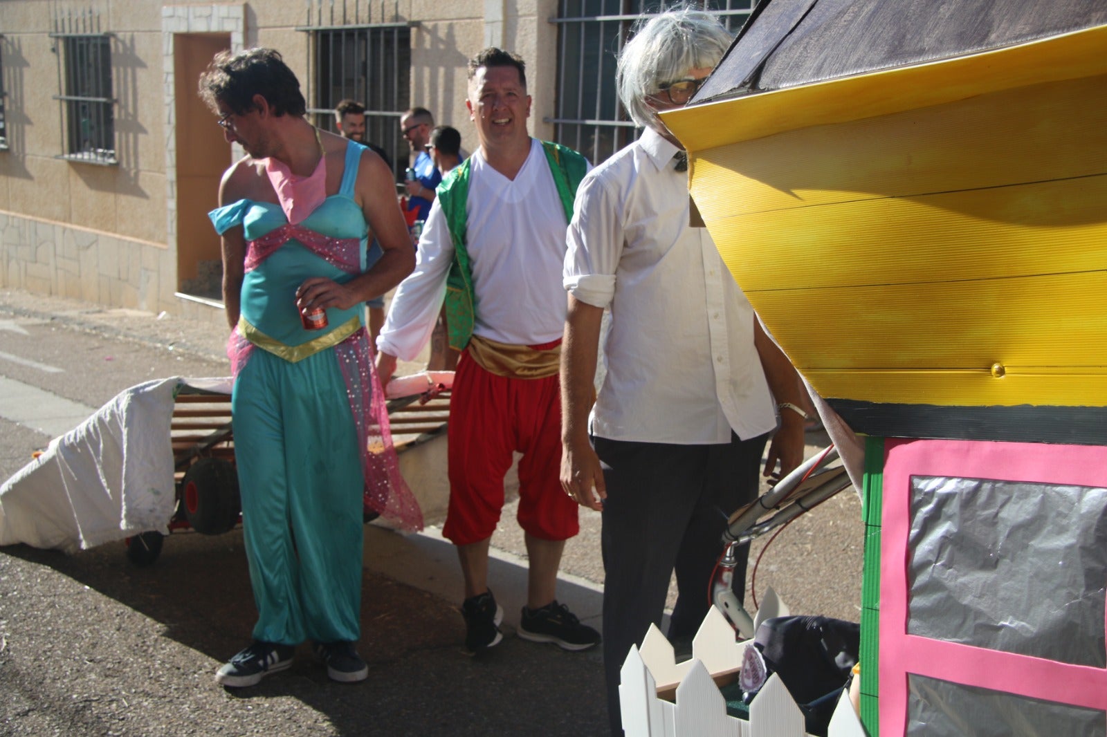 Doñinos disfruta de los Autos Locos y del Market de Artesanía