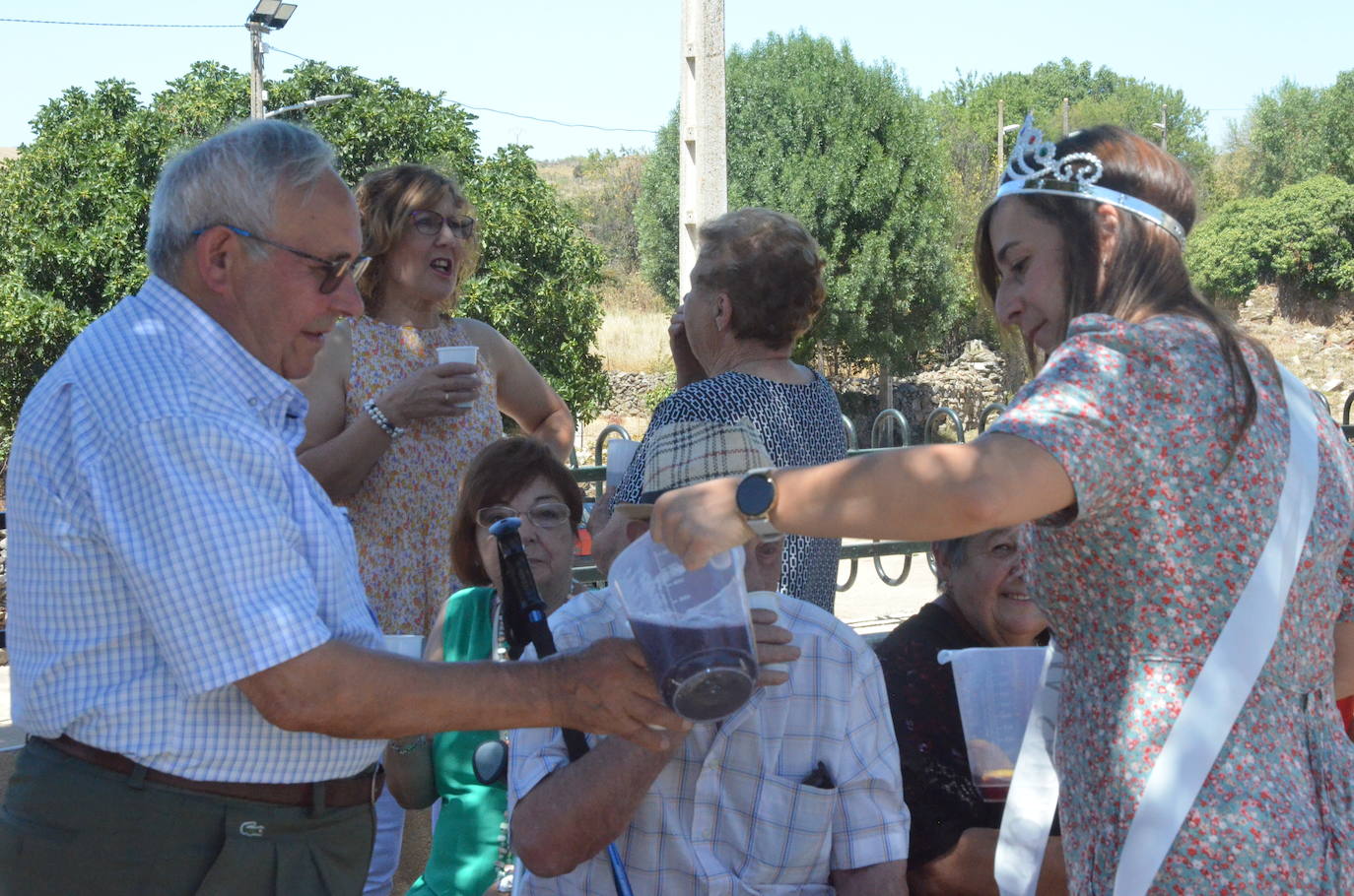 Saelices el Chico palpita en la procesión de San Benito