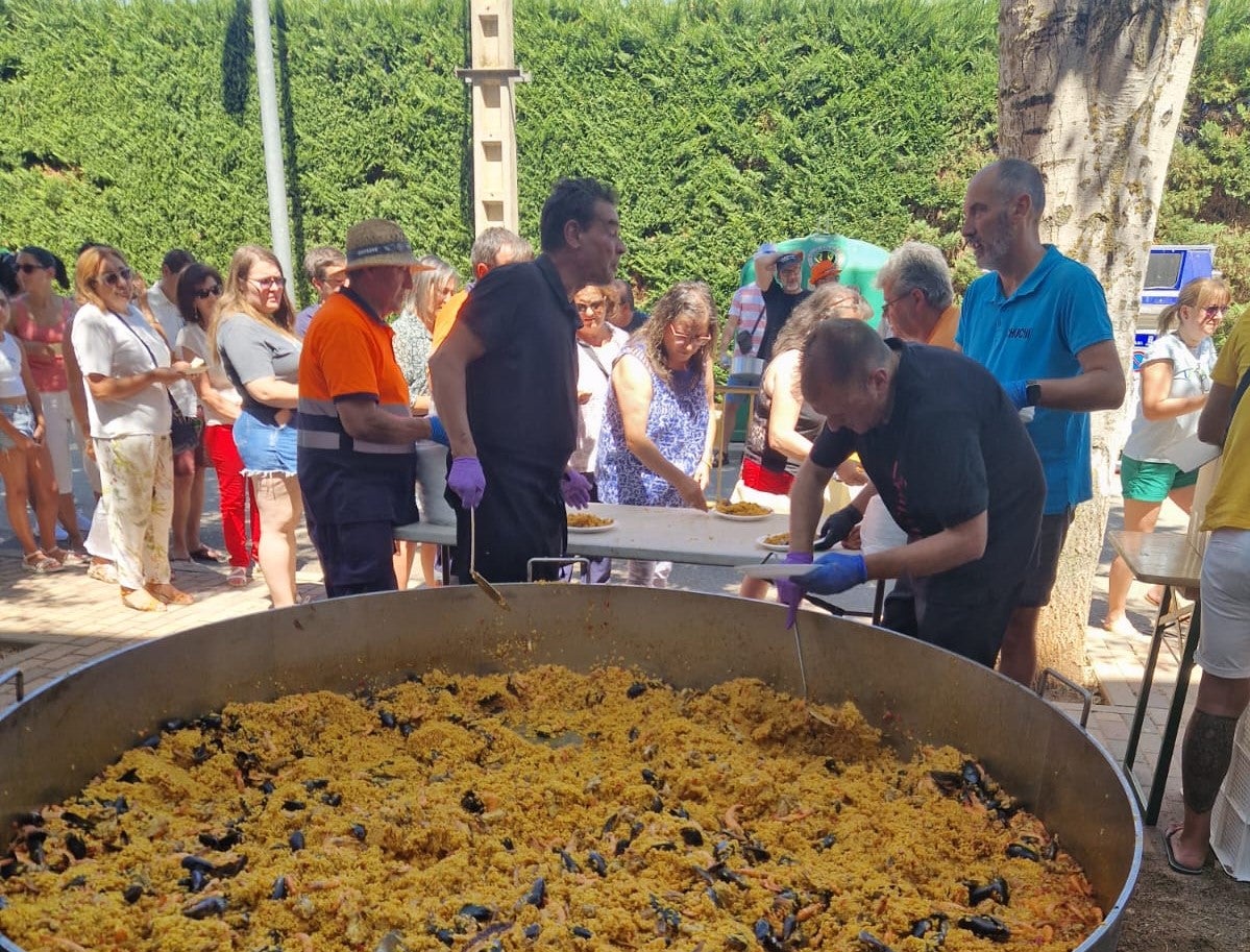 Doñinos disfruta con la comida festiva de hermandad