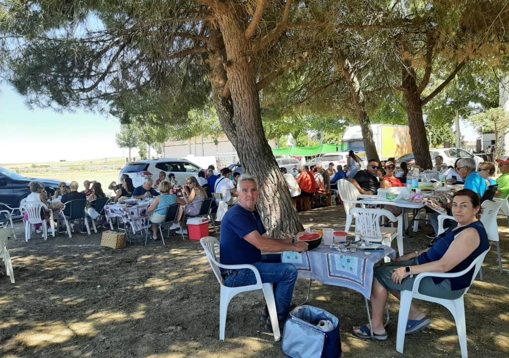 Más de 400 personas reviven el Lunes de Aguas estival en Palaciosrubios