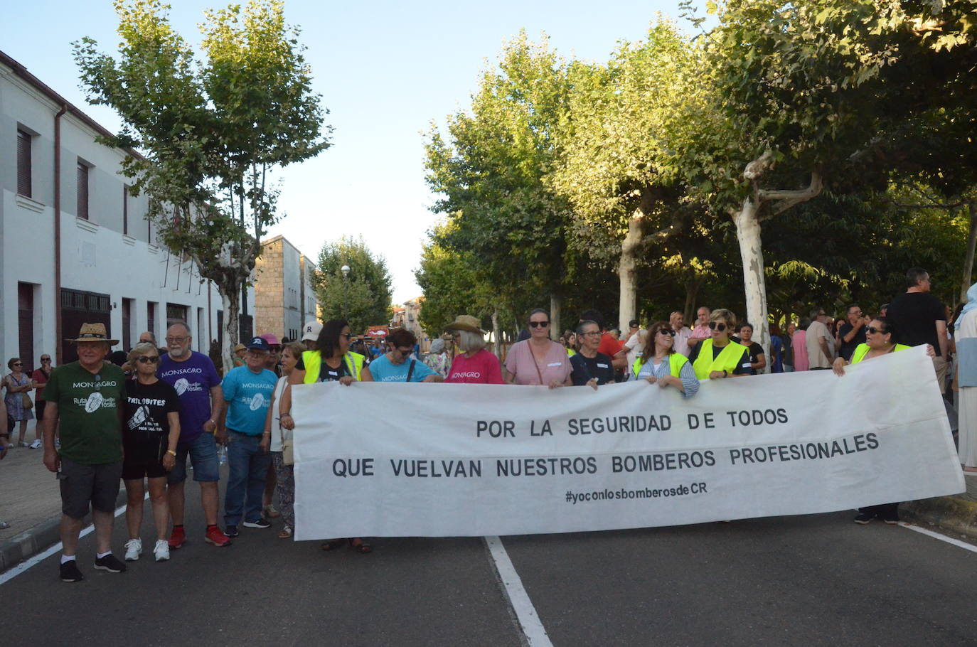 Un millar de personas reivindican el restablecimiento de los Bomberos Voluntarios de Ciudad Rodrigo