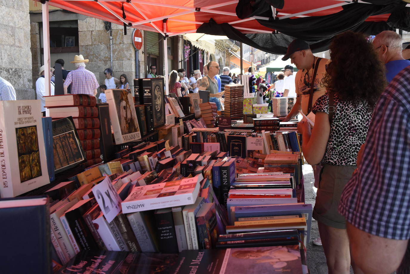 Miles de personas exaltan el comercio local en el Martes Mayor de Ciudad Rodrigo