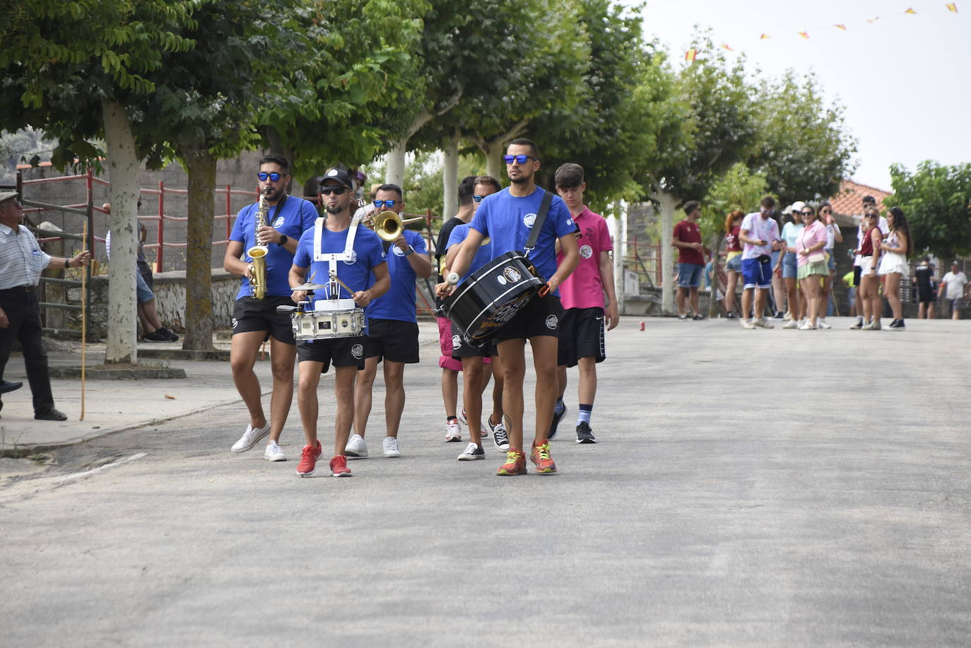 Rápida carrera en el primer encierro de Saucelle