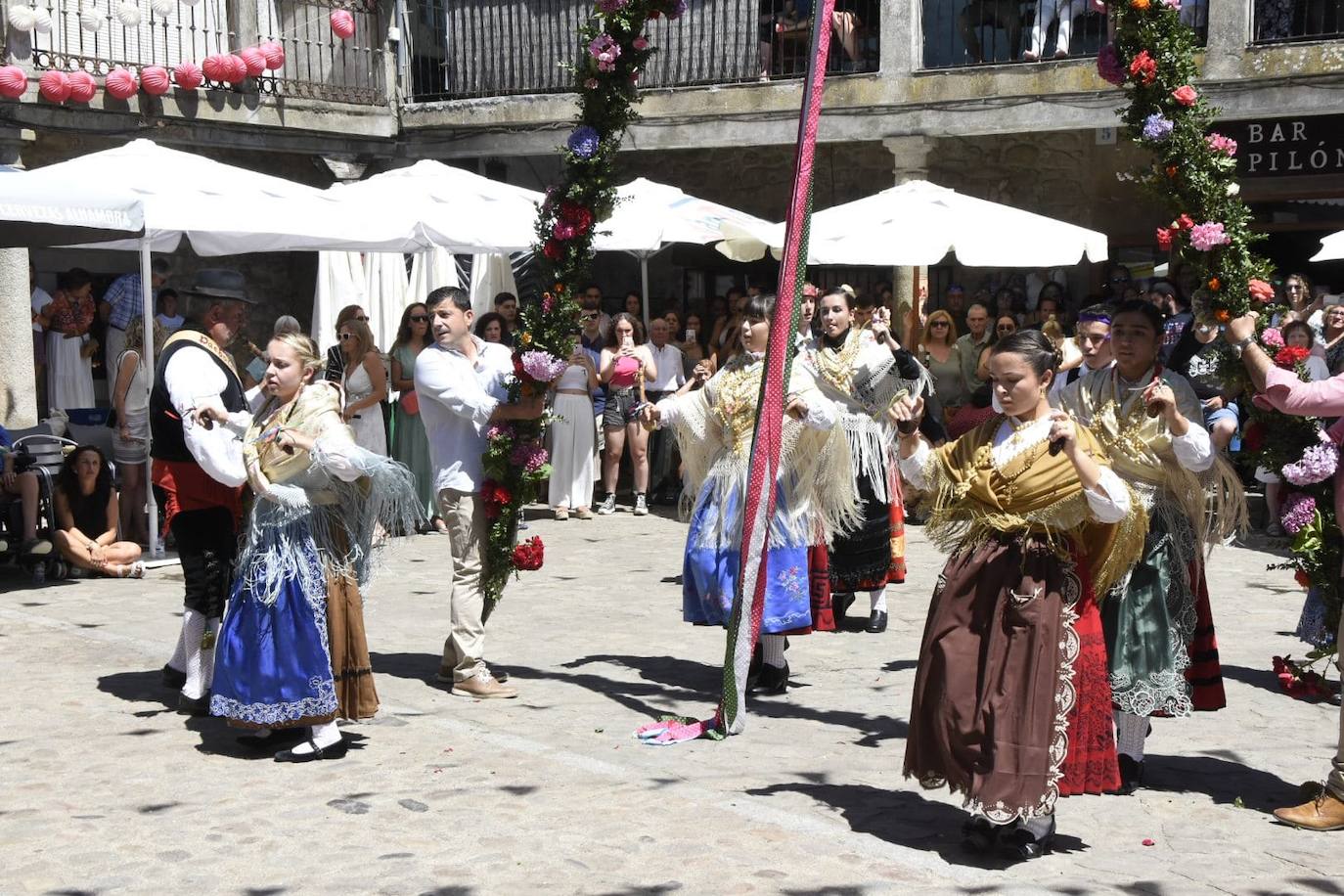 Música y bailes en honor la Virgen en San Martín del Castañar