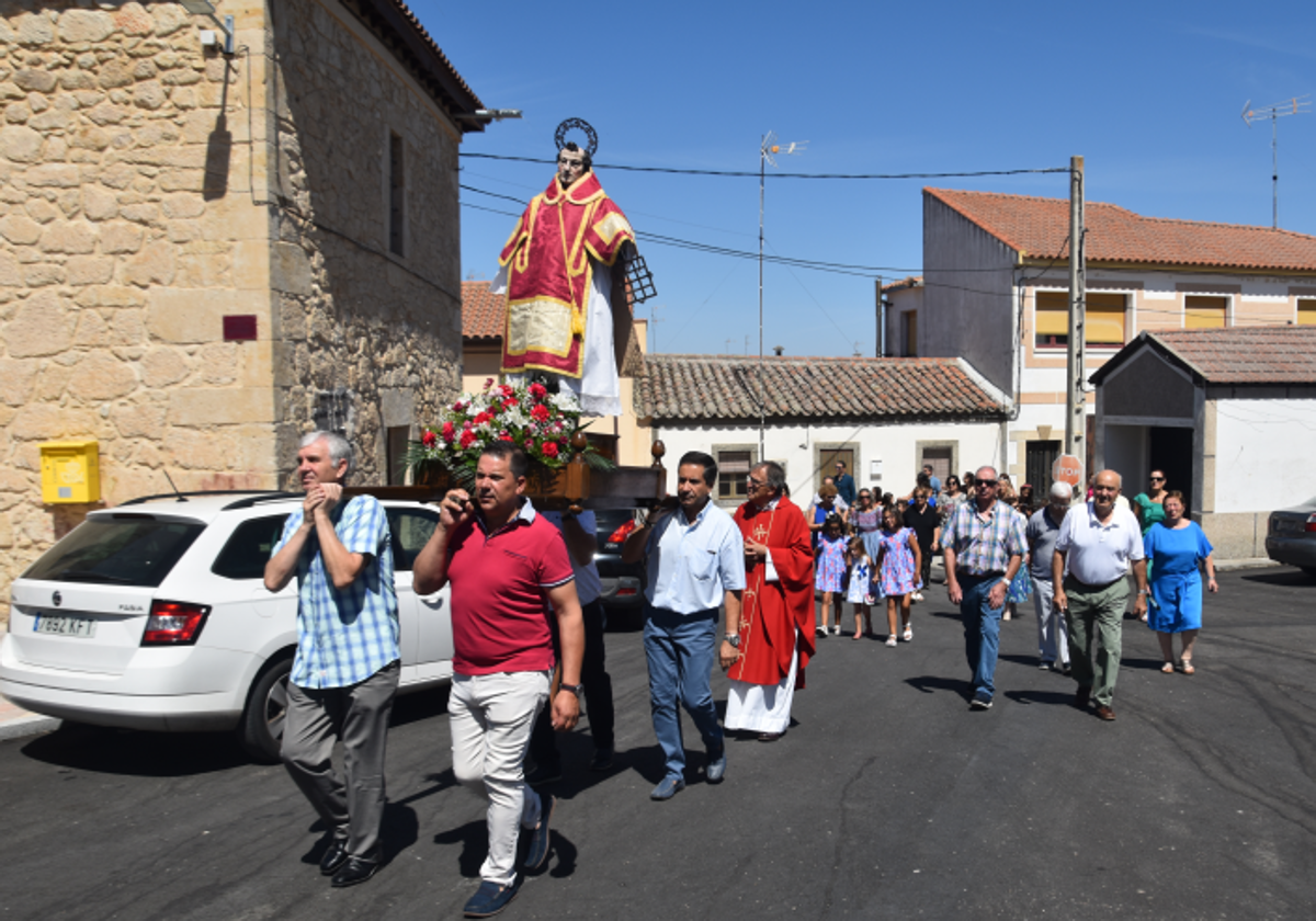 Rollán rinde honores a San Lorenzo en el día grande de las fiestas