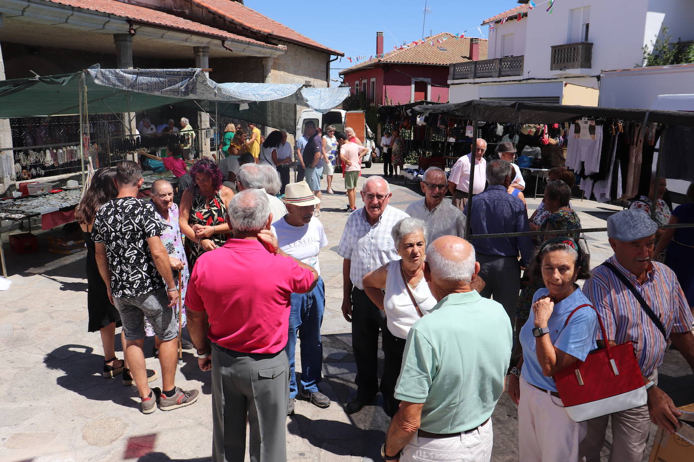 Linares de Riofrío camina hacia sus fiestas y los mayores marcan el camino