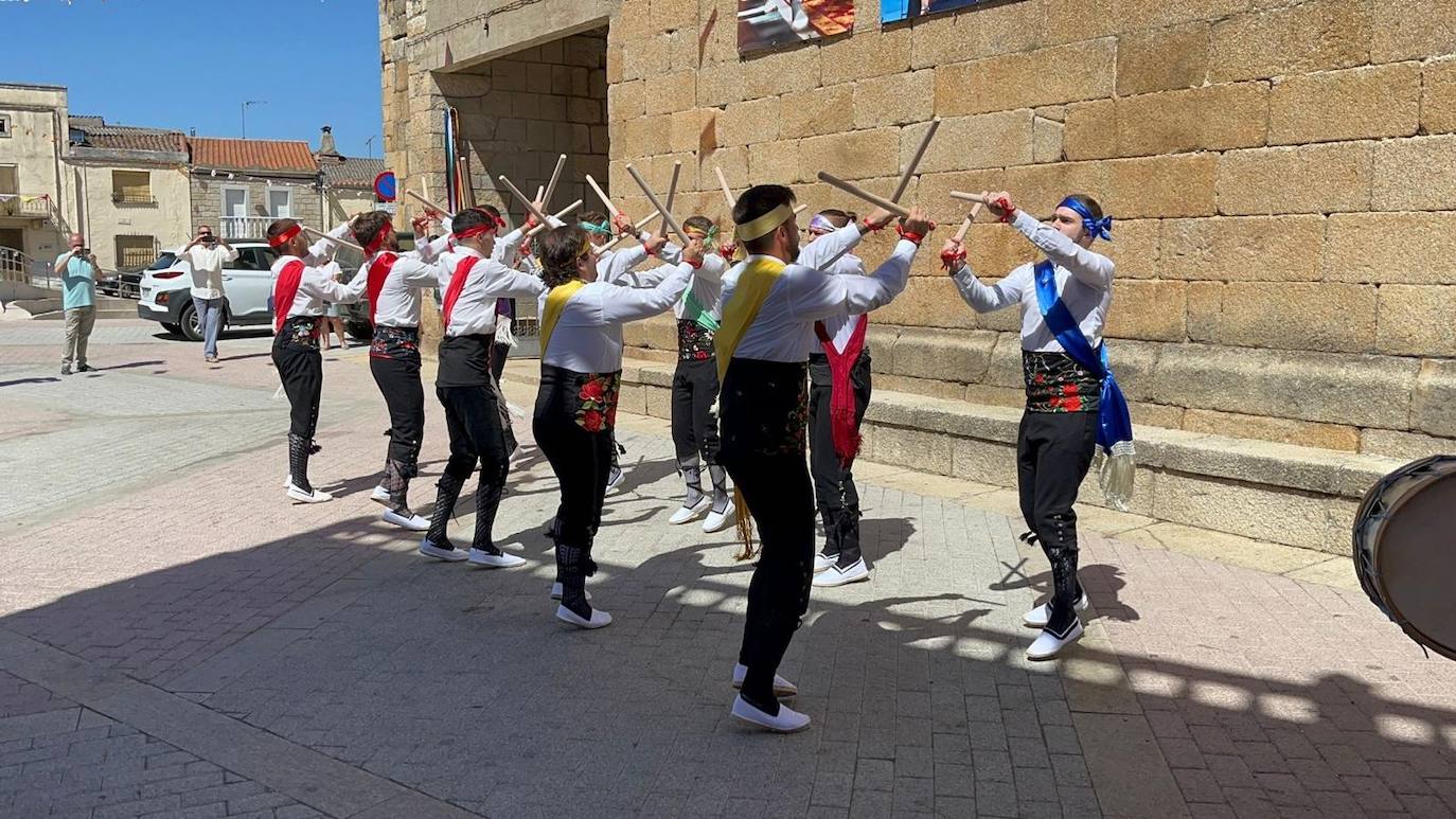 Bailes en honor a San Lorenzo en el día grande de Saucelle