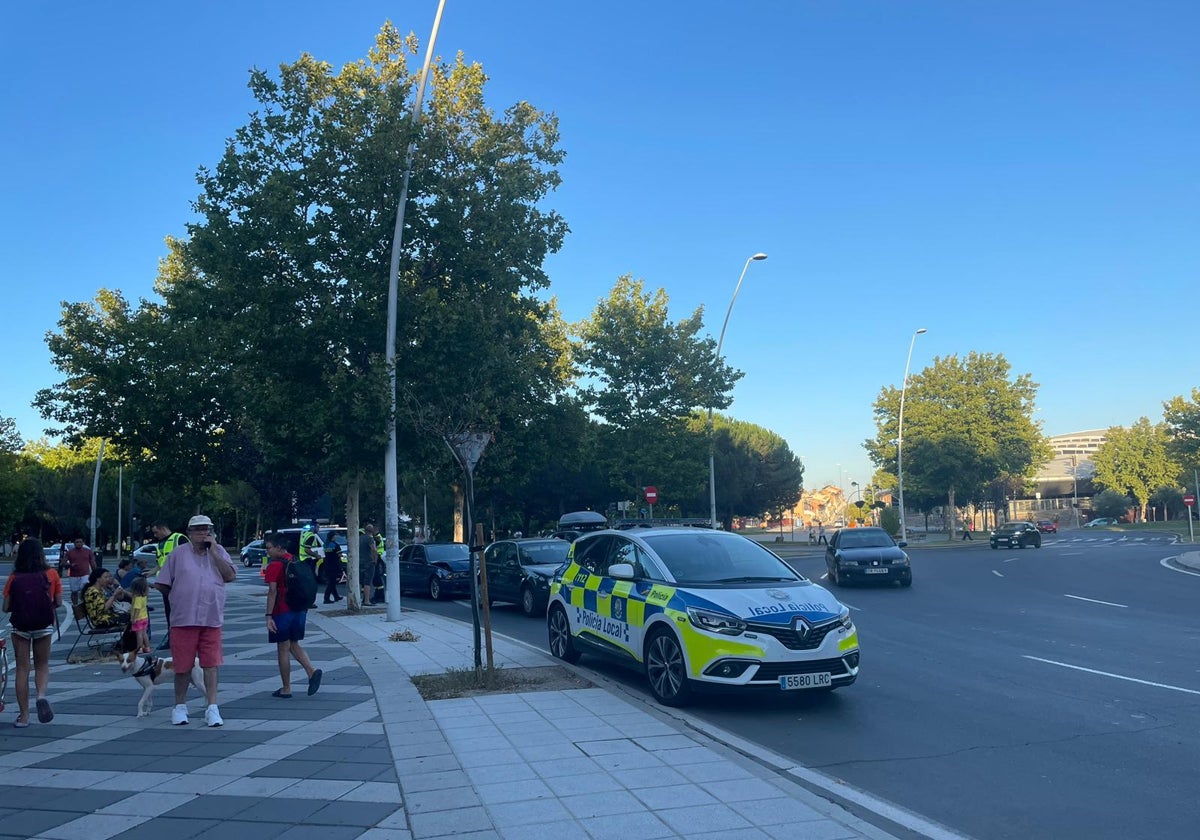 La Policía Local de Salamanca en el lugar del accidente.