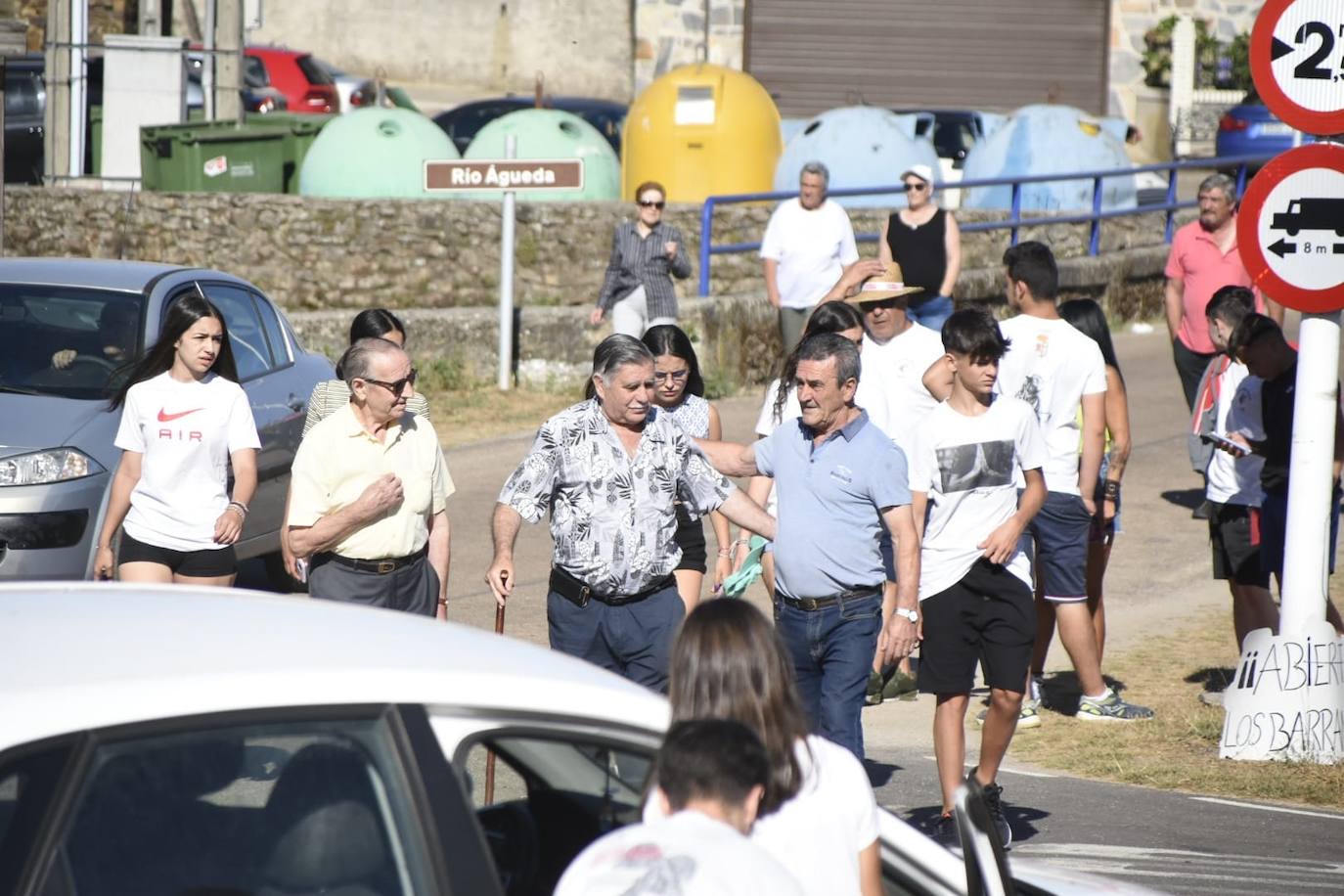 Caótico y largo encierro con caballos en Navasfrías