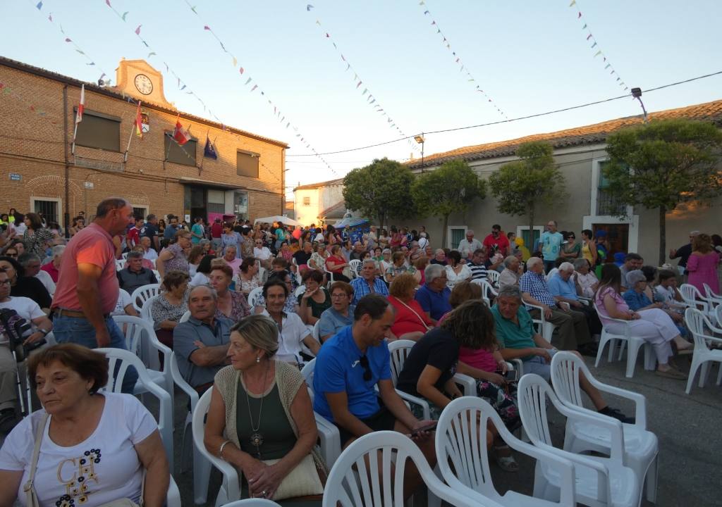 Peñas y tradición en el arranque de la fiesta en Aldeaseca