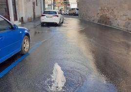 La rotura de la vía en la calle Lucero.