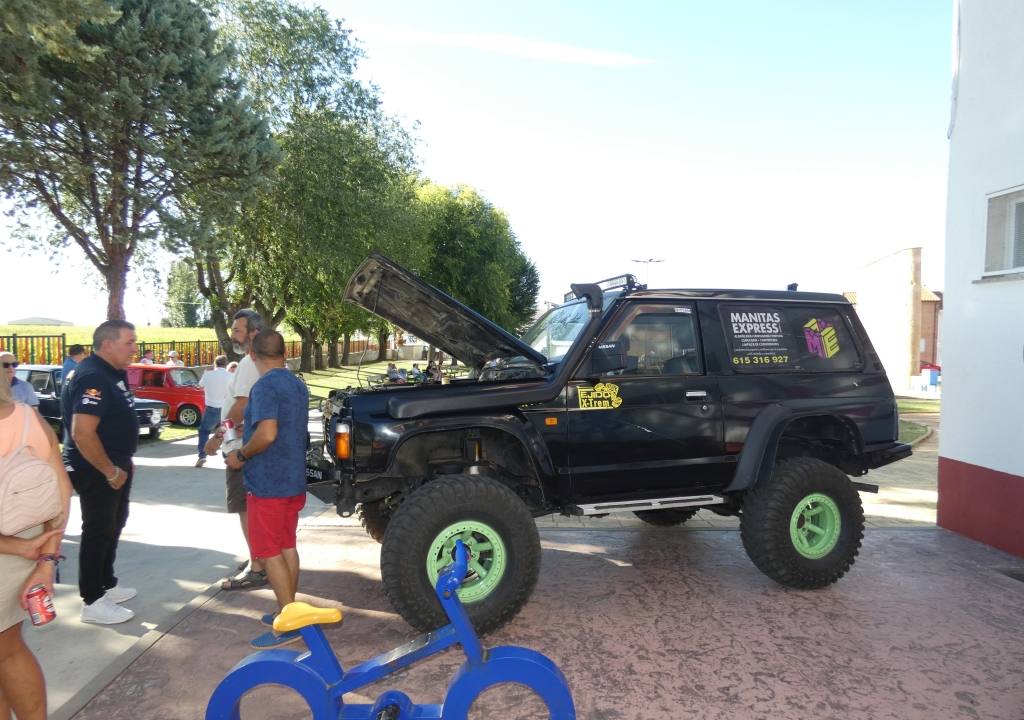 Babilafuente recupera su cita con los coches clásicos