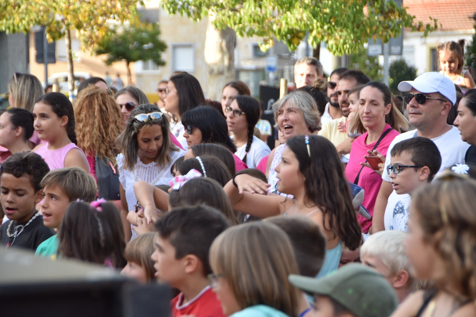 Diversión y mucha música en la fiesta infantil de Carbajosa