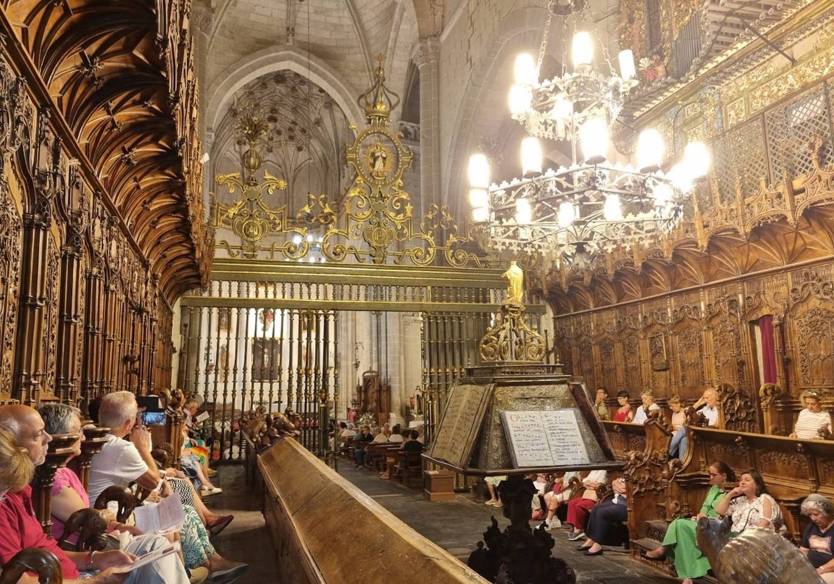 El Coro de la Catedral durante el concierto de órgano, gaita y tamboril