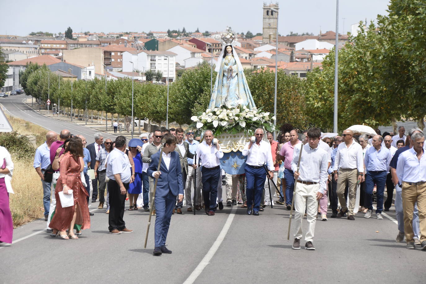 Vivas a la Virgen del Socorro en el regreso a su ermita