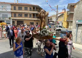 La procesión con la Virgen tuvo lugar tras la celebración de la misa