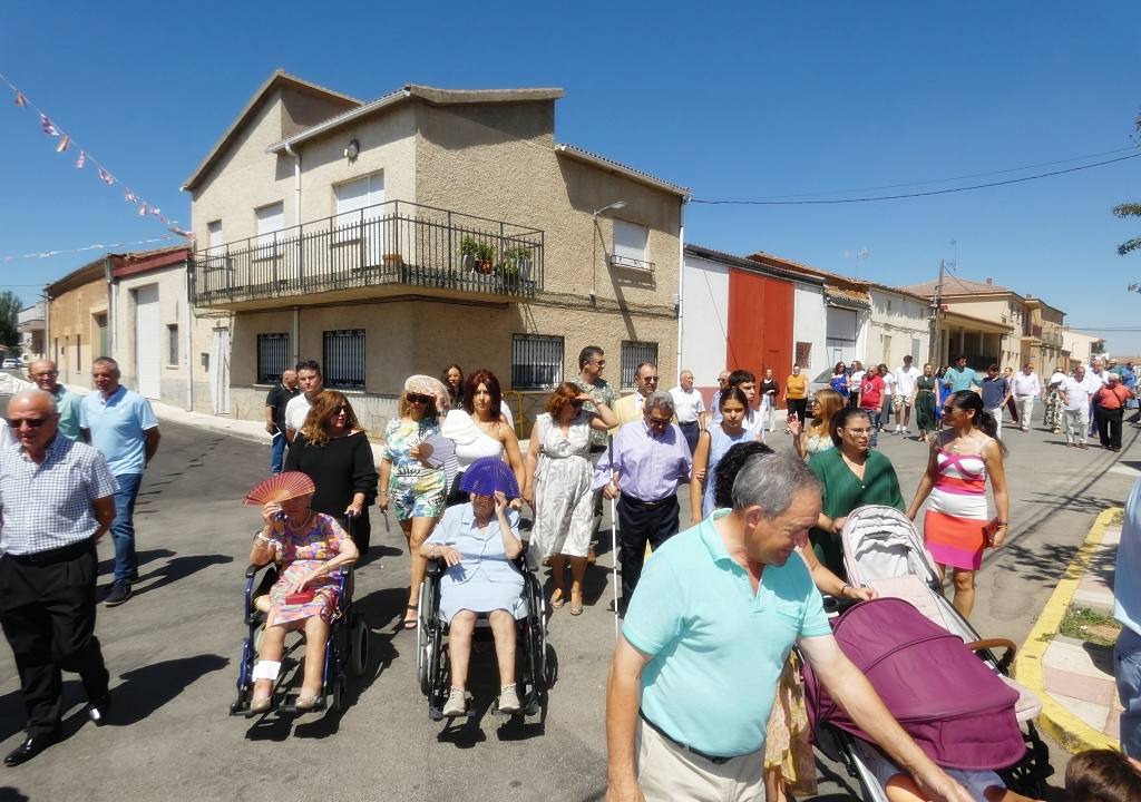 Babilafuente se engalana para honrar al patrón