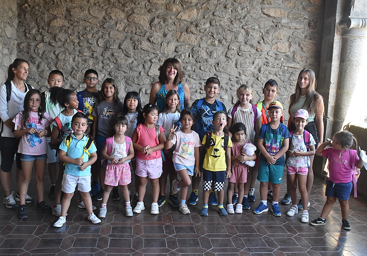 Los pequeños de los campamentos visitan el Ayuntamiento de Béjar