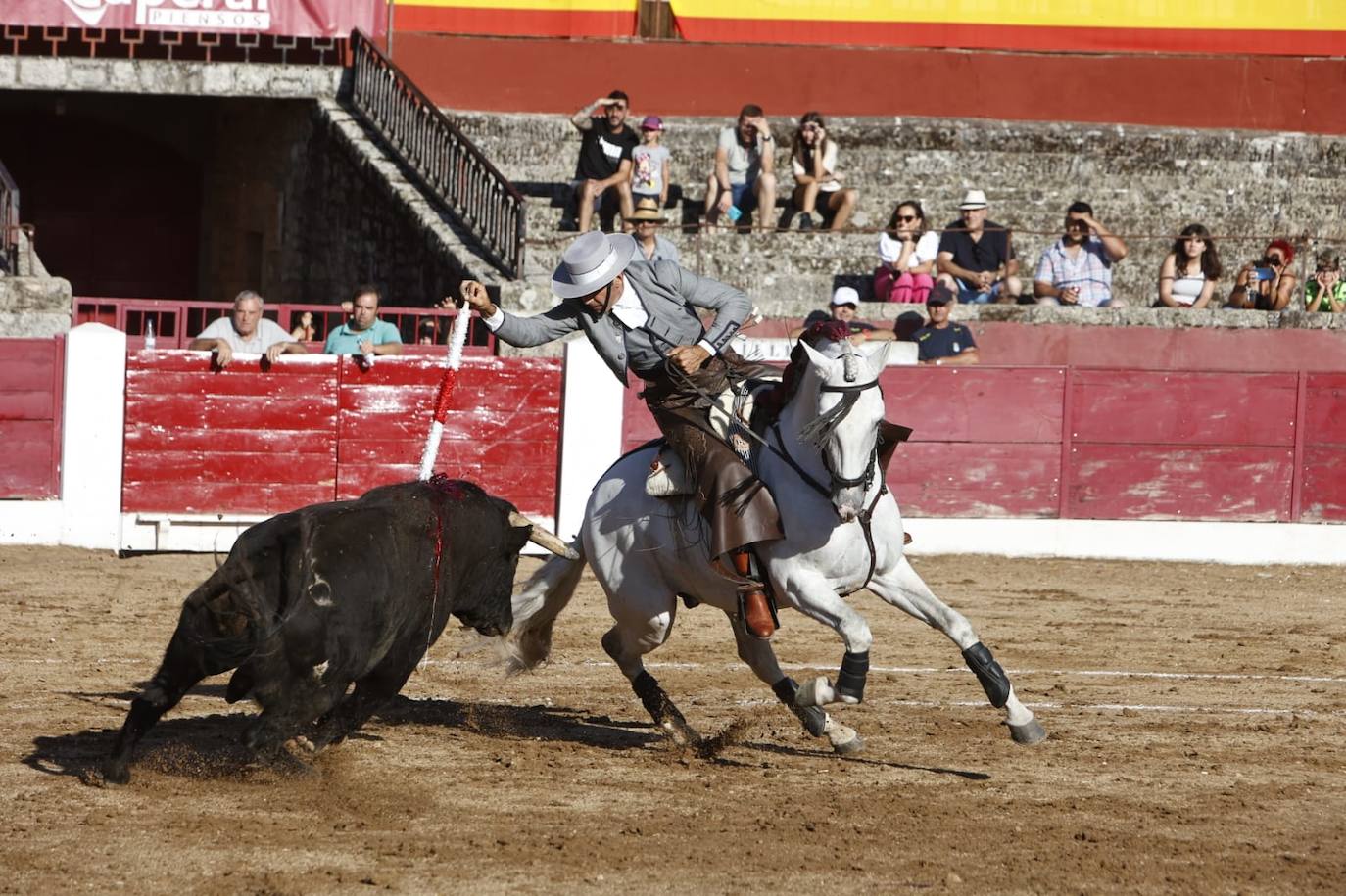 Las mejores imágenes del debut de Miura en Salamanca