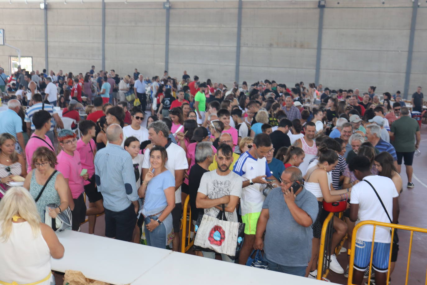 Paella para mil quinientas personas para despedirse de la fiesta en Linares de Riofrío