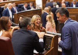 ¿Le parece bien que se pueda hablar en catalán, vasco y gallego en el Congreso?