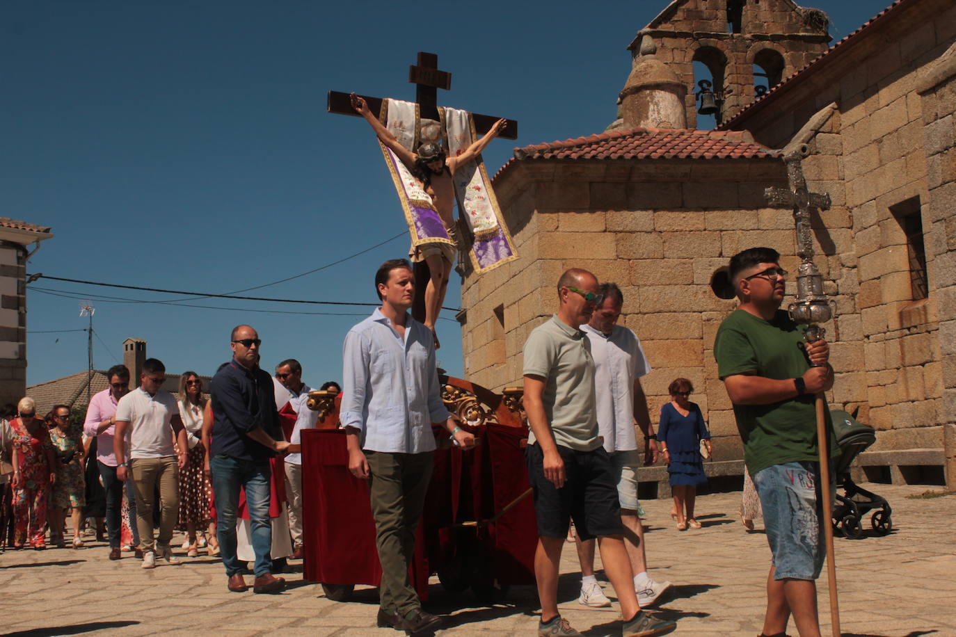 Villar de la Yegua rinde pleitesía al Santo Cristo